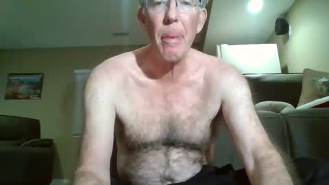 Snapshot of hairybater26 chatting on February 25, 3:42 am Harry online show from February 25, 3:42 am