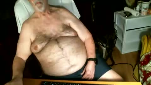 Snapshot of hairybear813 chatting on July 17, 1:01 am hairybear813 online show from July 17, 1:01 am