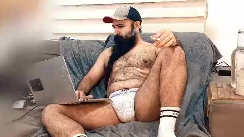 Snapshot of hairybeardedsmoker chatting on June 25, 12:54 am Hairy Beard Smoker online show from June 25, 12:54 am