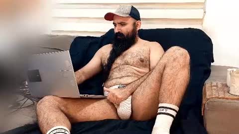 Snapshot of hairybeardedsmoker chatting on July 4, 9:04 am Hairy Beard Smoker online show from July 4, 9:04 am