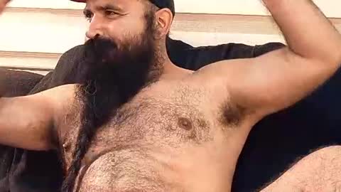 Snapshot of hairybeardedsmoker chatting on August 5, 9:06 pm Hairy Beard Smoker online show from August 5, 9:06 pm