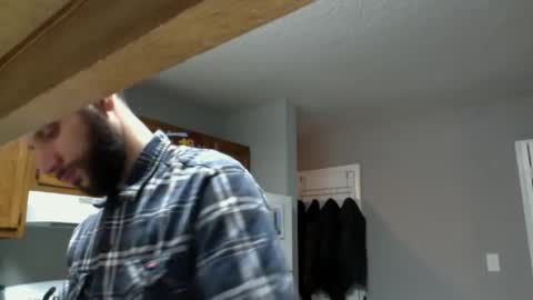 hairydadbod6 online show from January 3, 12:43 am
