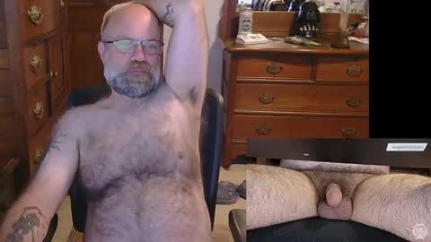 HairyDaddyBear69 online show from September 22, 3:47 pm