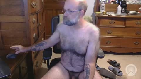 HairyDaddyBear69 online show from September 27, 12:54 pm