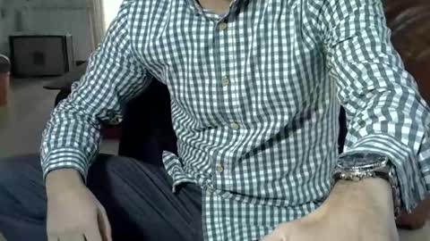 Snapshot of hairydaduncut chatting on January 20, 1:11 pm hairydaduncut online show from January 20, 1:11 pm