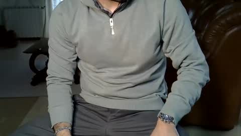 Snapshot of hairydaduncut chatting on February 24, 1:21 pm hairydaduncut online show from February 24, 1:21 pm