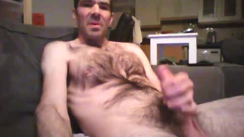 Snapshot of hairydude2015 chatting on December 2, 9:54 pm hairydude2015 online show from December 2, 9:54 pm