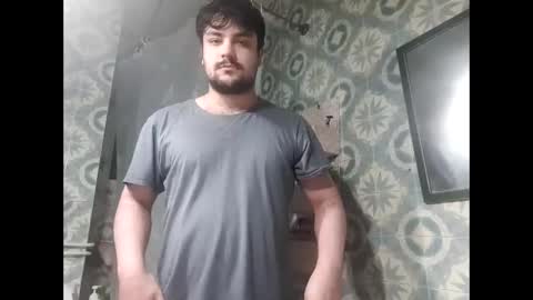 Snapshot of hairyfatboy01 chatting on May 11, 12:05 am hairyfatboy01 online show from May 11, 12:05 am