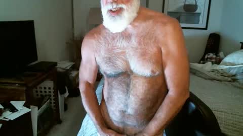 Snapshot of hairypecsguy chatting on June 1, 6:04 am Hairy pecs online show from June 1, 6:04 am