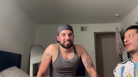 Snapshot of hairypipe2 chatting on May 4, 2:51 am hairypipe2 online show from May 4, 2:51 am