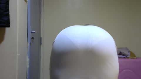 hairypussybigassy001 online show from January 19, 5:15 am