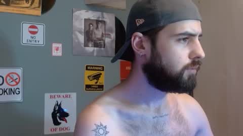 Snapshot of hairyrobxxx chatting on February 20, 5:24 pm HairyRobXxX online show from February 20, 5:24 pm