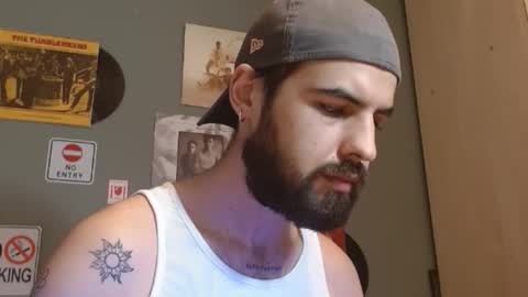 Snapshot of hairyrobxxx chatting on February 21, 6:09 pm HairyRobXxX online show from February 21, 6:09 pm