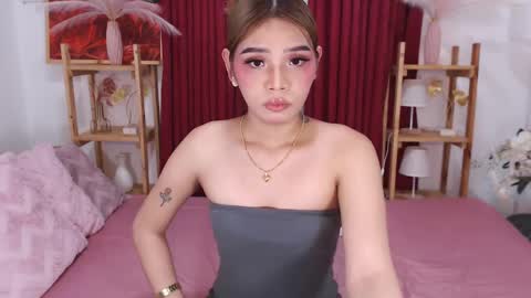 YOUR SIDECHIC HAILEY online show from December 17, 6:24 am