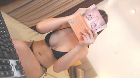 YOUR SIDECHIC HAILEY online show from July 18, 7:34 am