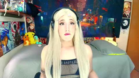 Haku Please help me with your thumbs up its important  online show from November 24, 8:30 pm