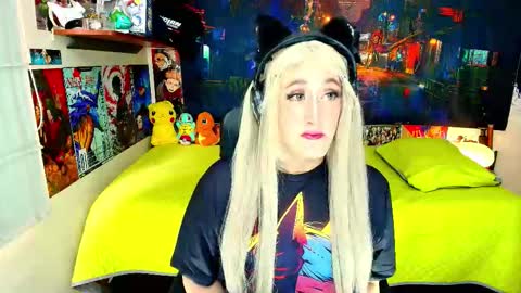 Haku Please help me with your thumbs up its important  online show from December 1, 8:14 pm