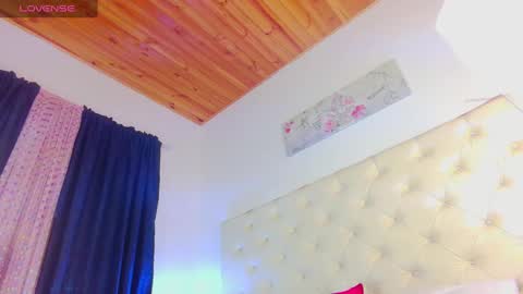 Snapshot of haley_evans_ chatting on January 16, 11:37 am haley_evans_ online show from January 16, 11:37 am