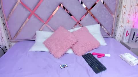 Snapshot of haley_evans_ chatting on February 1, 7:13 pm haley_evans_ online show from February 1, 7:13 pm