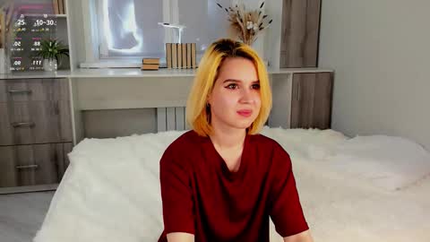 Snapshot of haleynygard chatting on September 17, 2:46 am Nika online show from September 17, 2:46 am