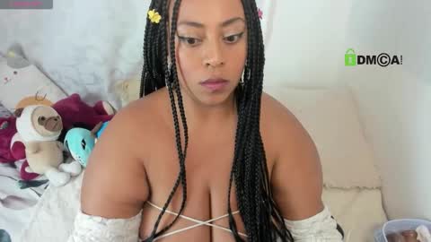 Snapshot of hallestrawberry69 chatting on May 13, 1:36 am HALLE online show from May 13, 1:36 am