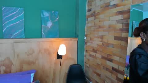 Halley Lorens online show from February 8, 12:08 pm