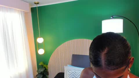 Snapshot of halleylorens chatting on May 1, 6:45 pm Halley Lorens online show from May 1, 6:45 pm
