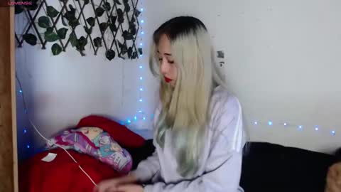 HALLIE online show from October 5, 9:02 pm