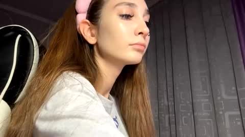 Holly online show from November 2, 3:14 pm