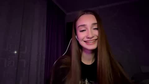 Holly online show from November 5, 5:24 pm