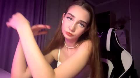 Holly online show from December 16, 7:19 pm