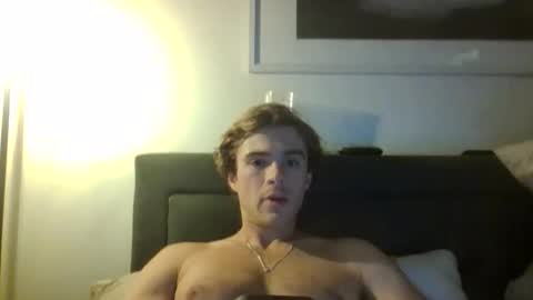 Snapshot of halor456999777 chatting on January 8, 6:10 pm halor456999777 online show from January 8, 6:10 pm