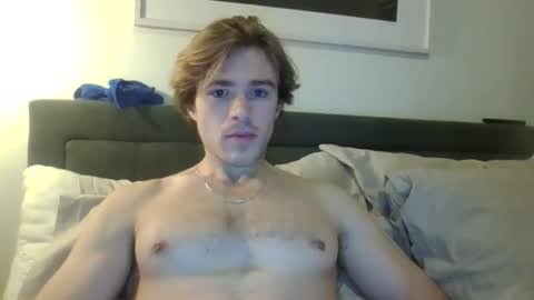 Snapshot of halor456999777 chatting on February 7, 10:35 pm halor456999777 online show from February 7, 10:35 pm