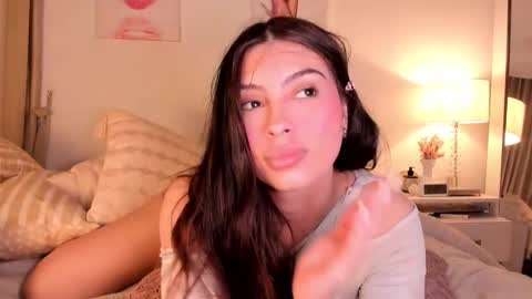 Snapshot of halseycox__ chatting on November 29, 7:22 am Halsey Maria online show from November 29, 7:22 am