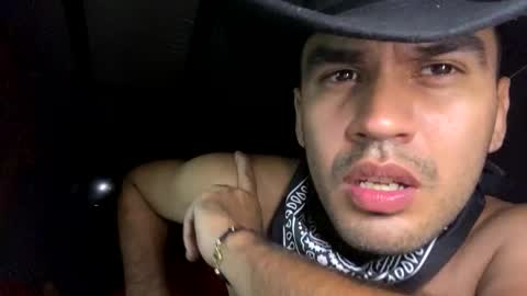 Snapshot of hamiltong12 chatting on October 13, 5:07 am hamiltong12 online show from October 13, 5:07 am