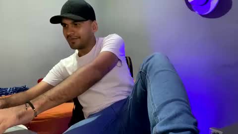 Snapshot of hamiltong12 chatting on November 15, 5:16 am hamiltong12 online show from November 15, 5:16 am