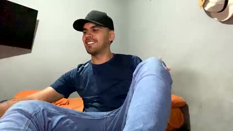 Snapshot of hamiltong12 chatting on November 16, 4:40 am hamiltong12 online show from November 16, 4:40 am