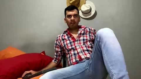 Snapshot of hamiltong12 chatting on November 20, 4:12 am hamiltong12 online show from November 20, 4:12 am