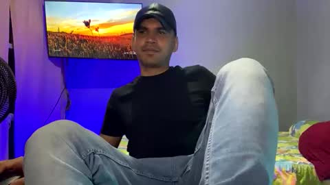 Snapshot of hamiltong12 chatting on December 2, 5:35 am hamiltong12 online show from December 2, 5:35 am