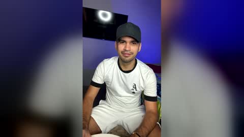 Snapshot of hamiltong12 chatting on December 5, 3:26 am hamiltong12 online show from December 5, 3:26 am