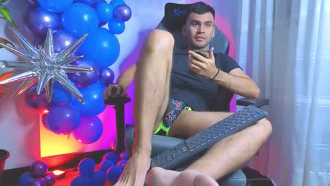 hamiltong12 online show from March 7, 11:46 pm