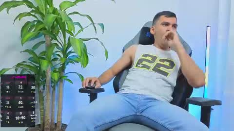 hamiltong12 online show from August 2, 7:23 pm