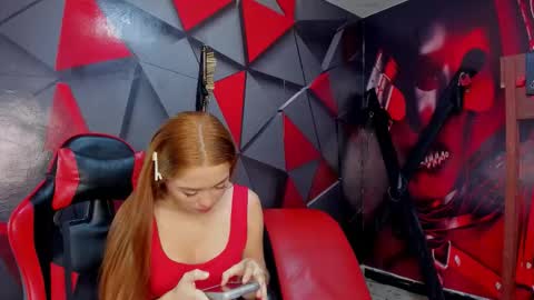 Hana and Zeta online show from November 17, 12:11 pm