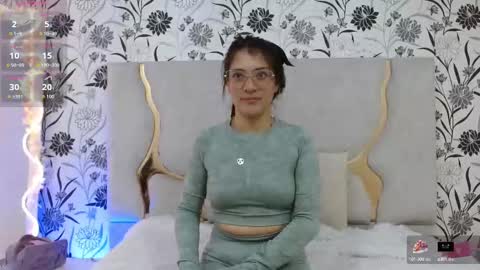 Snapshot of hanaa_tay chatting on September 19, 11:33 am hanaa_tay online show from September 19, 11:33 am