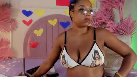 hanaahquinn online show from June 13, 11:30 am