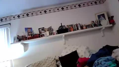 Snapshot of hand69someguy chatting on December 14, 8:13 pm hand69someguy online show from December 14, 8:13 pm