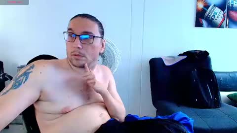 Snapshot of handicappedsex chatting on July 18, 4:00 pm my only tetraking Charly QuadriplegicMy Feet Havent Walked For 30 Years They Are Soft They Are Holy online show from July 18, 4:00 pm