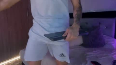 handsome_boys69 online show from June 18, 5:51 am