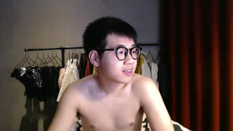 Snapshot of handsome_mannn chatting on February 4, 8:17 pm handsome_mannn online show from February 4, 8:17 pm