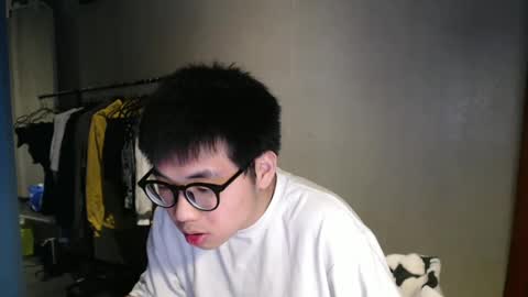 Snapshot of handsome_mannn chatting on February 11, 8:52 pm handsome_mannn online show from February 11, 8:52 pm